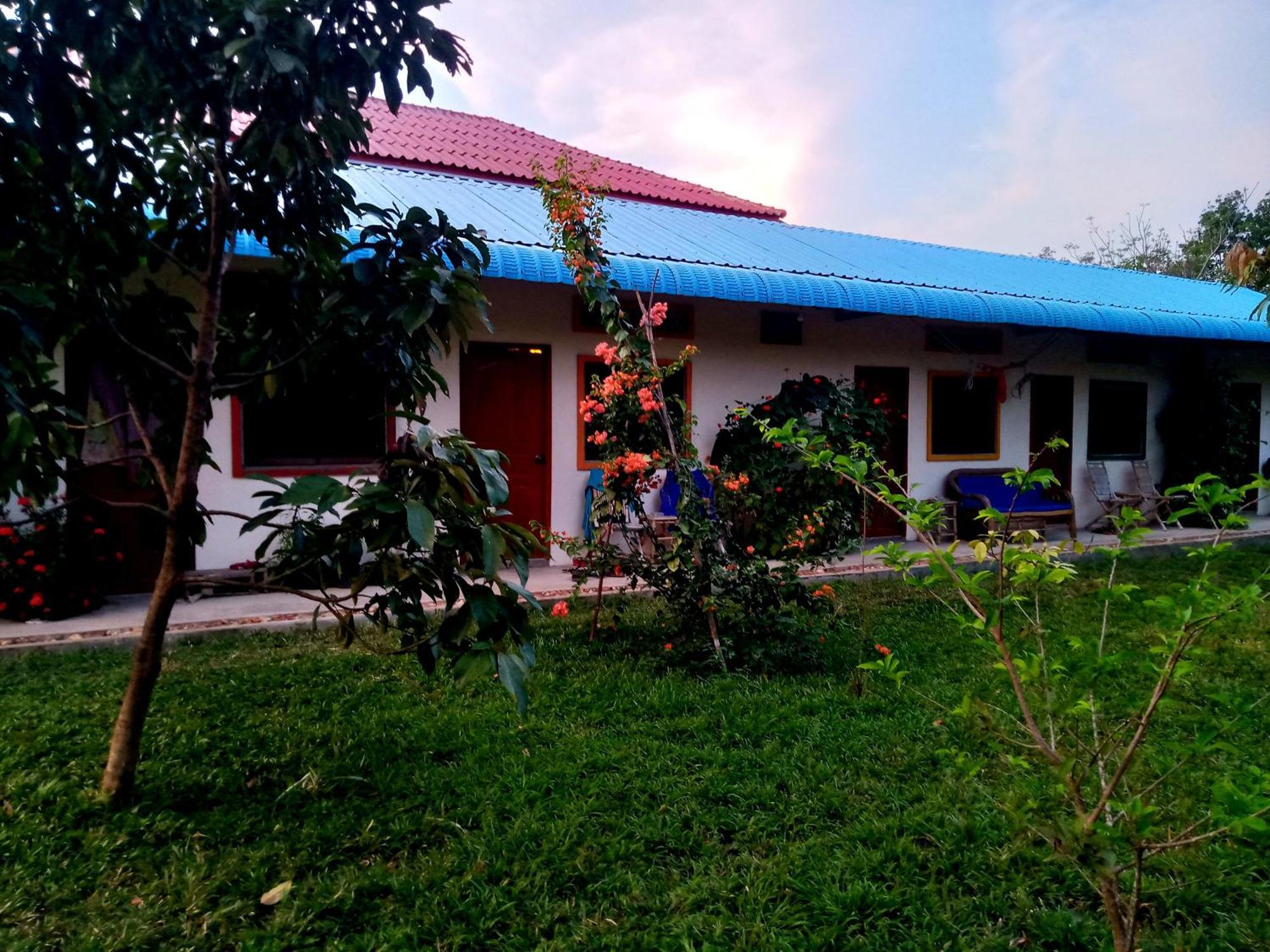Baloo Guesthouse Koh Rong Sanloem Exteriör bild